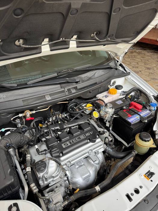 Автомобиль Сотилади