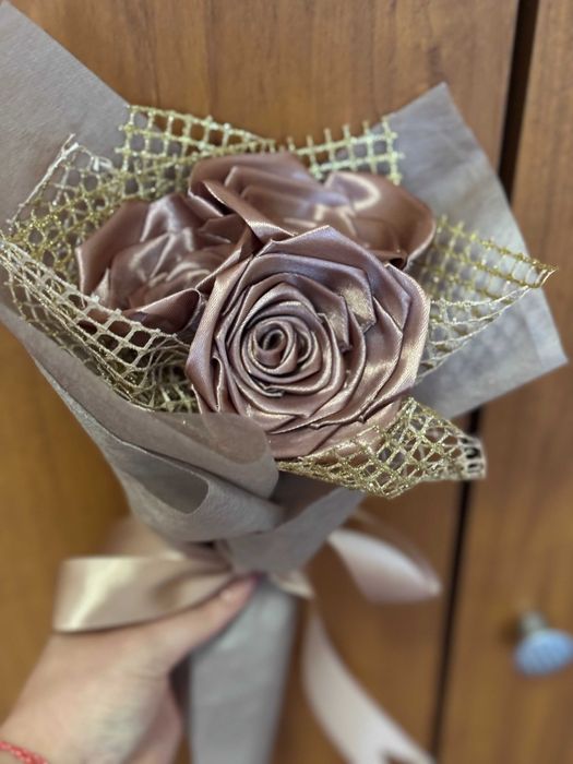 Вечни букети -рози от фоам и сатен