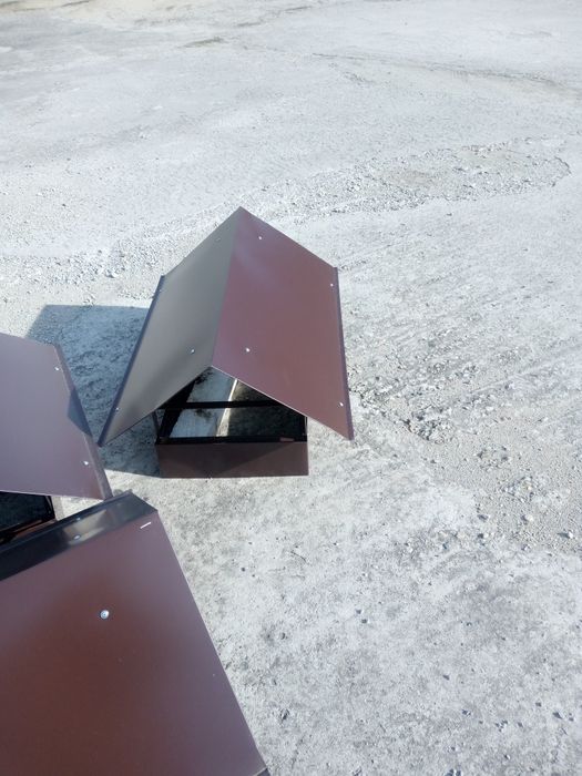 Двускатни и четрискатни шапки за комини!