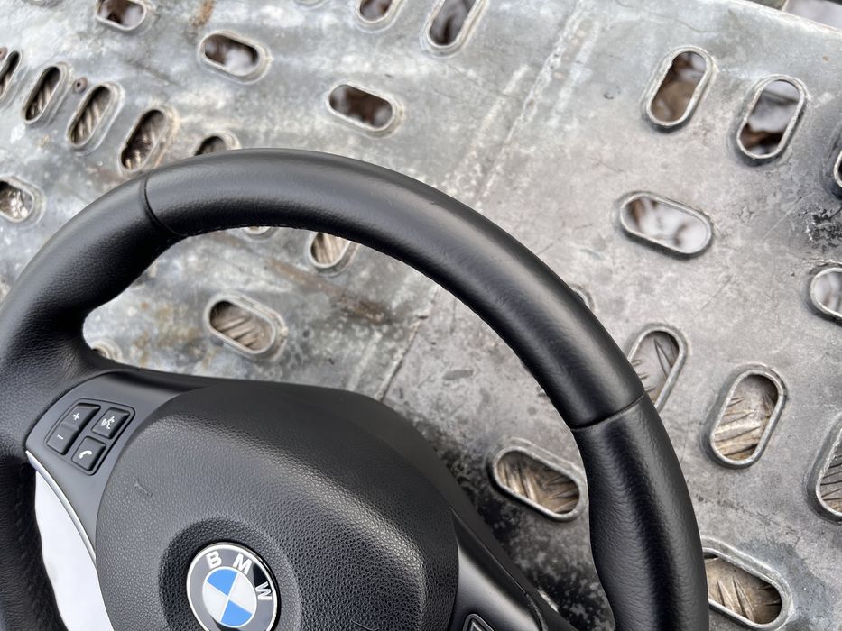 Bmw e90,e91,e87 SportLine волан в много добро състояние.