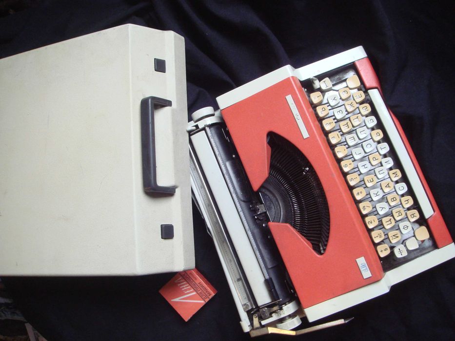 Печатная машинка портативная Мини Югославия предтеча ноутбука СССР