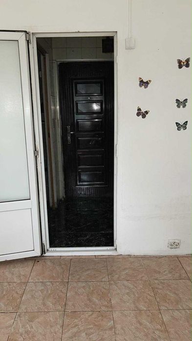 Persoana Fizica - Vand Camera Camin, Parter