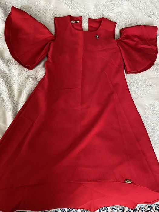 Продам 2 платья и юбку