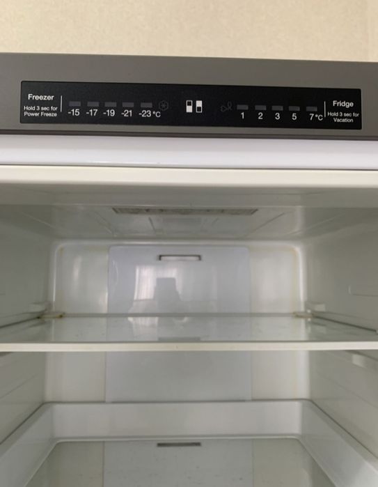 Продам холодильник торг есть