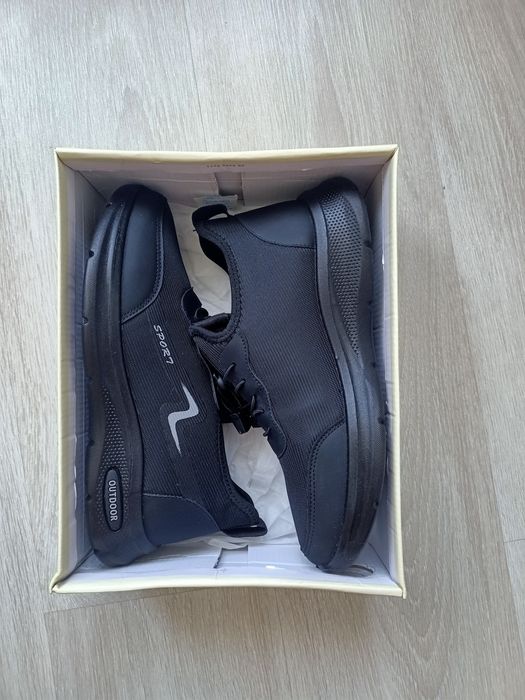 Новые кроссовки..