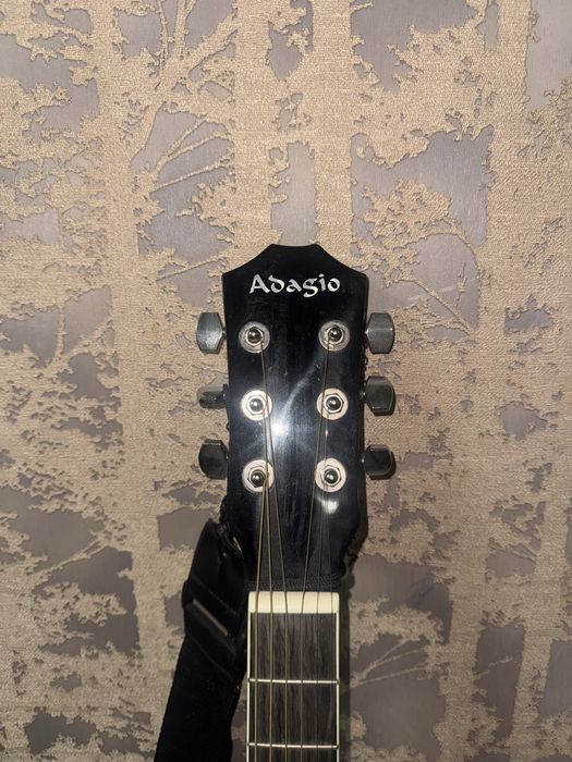 Аккустическая гитара Adagio