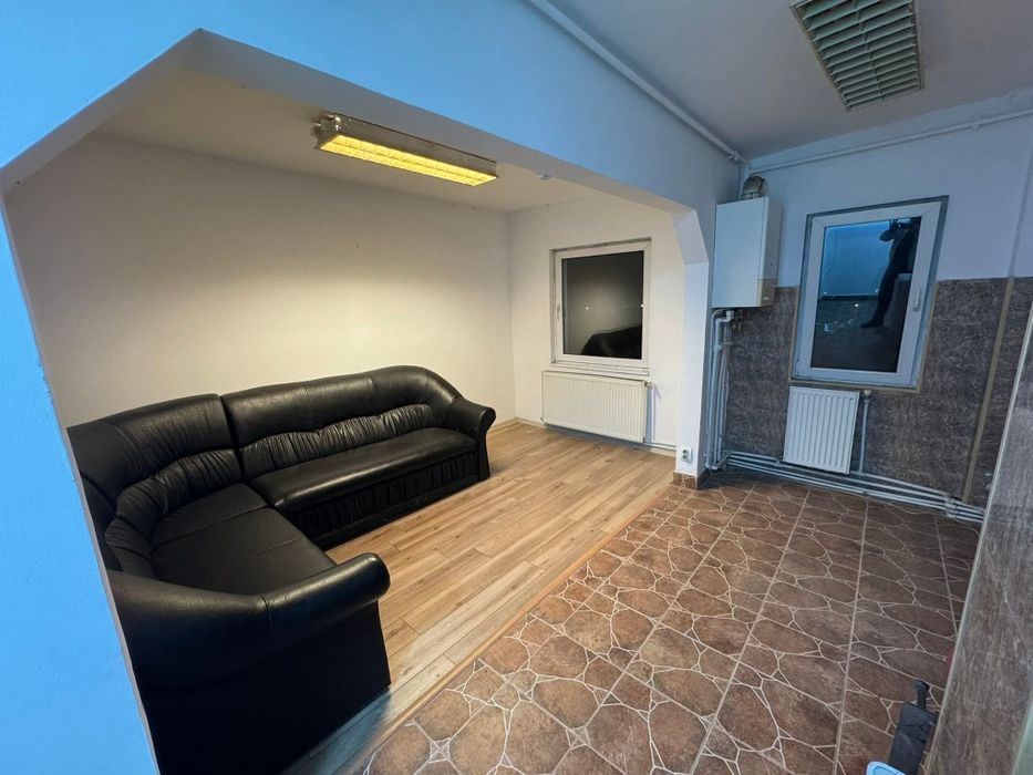 Apartament 3 camere de vânzare