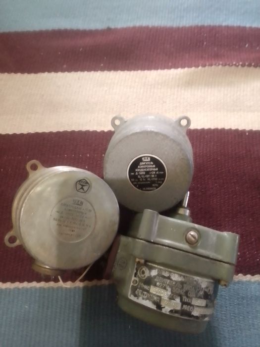 Секатор.Брызгалка .Кусторез советского производства