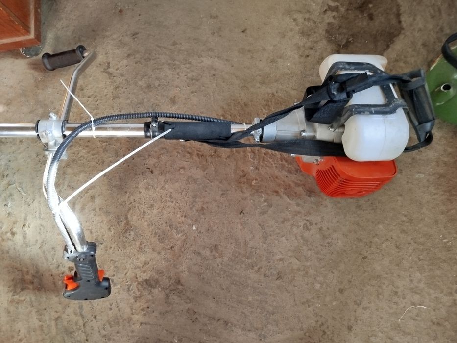 Мото косилка Почти новый .