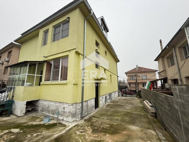 Продава се Етаж от къща в Русе, Дружба 2 - 106 кв.м за 794 €/кв.м - Снимка #2