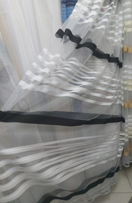 Тънки пердета хоризонтални райета