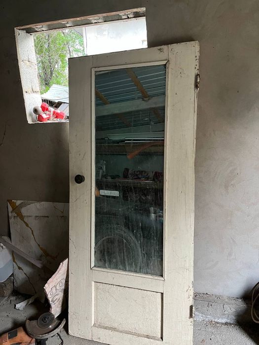 Продается дверь с зеракалом