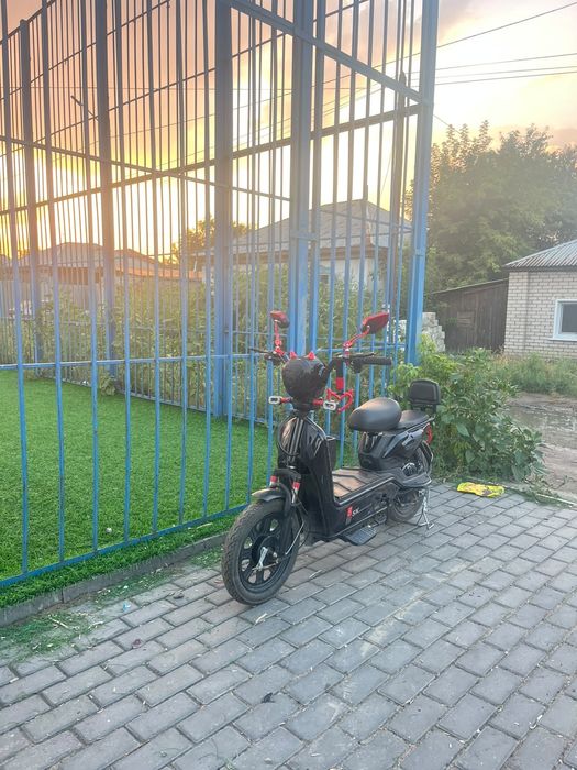 продам скутер ск8