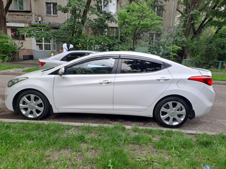 Hyundai Elantra 2013