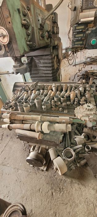 Токарный  фрезир универсалной