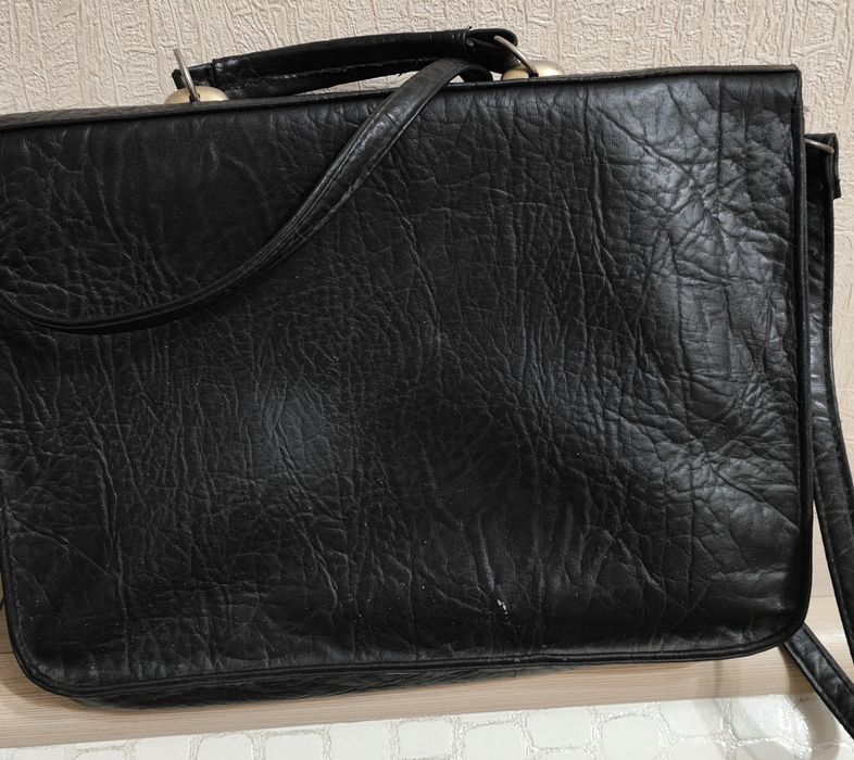 Портфель кожаный б/у