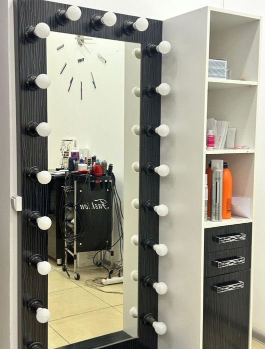 Продаётся мебель б/у для салона красоты