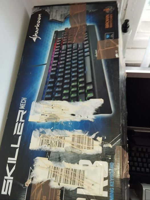 Vând tastatura skiler oled  +calculator + imprimanta +casti sony în stare buna