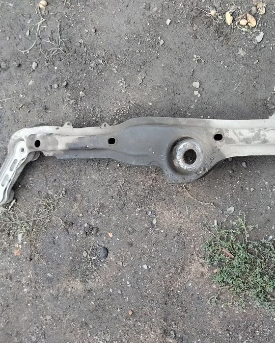 Балка нижняя гольф 3 продам