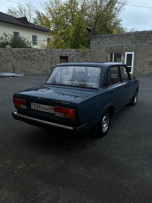 ваз 2107  в хорошем состояний