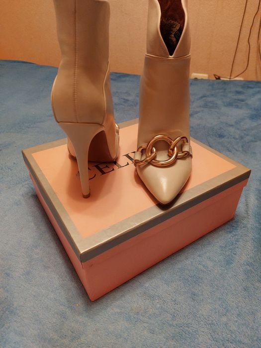 Продам кожаные полусапожки.