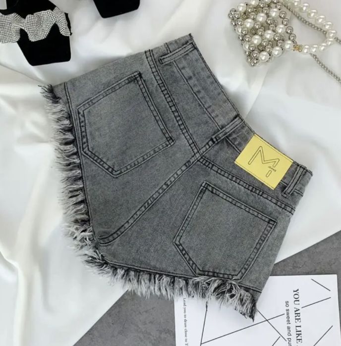 Джинсовые шорты