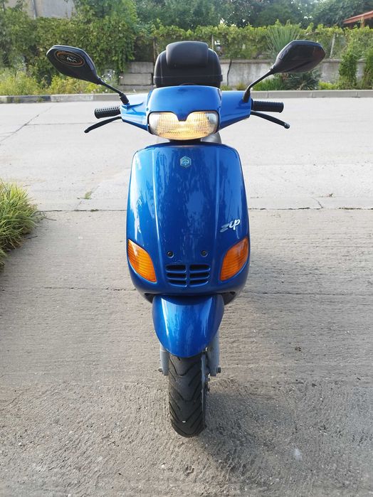 Скутер Piaggio Zip
