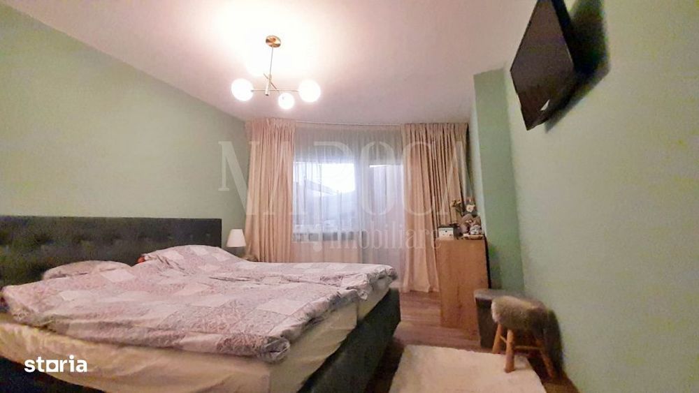 Casa 8 camere de vanzare in Luna de Sus