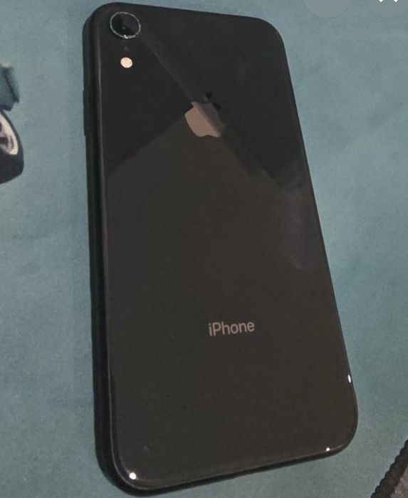 iPhone XR 64 gb 83%