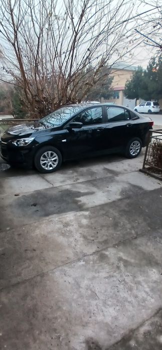 Onix 3 pazitsiya rangi qora 5500 probeg