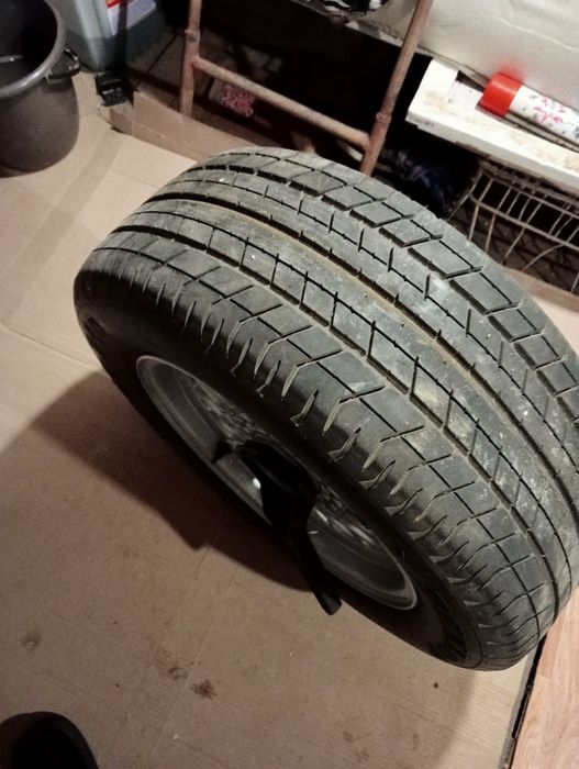 Колесе в сборе на БМВ 5.