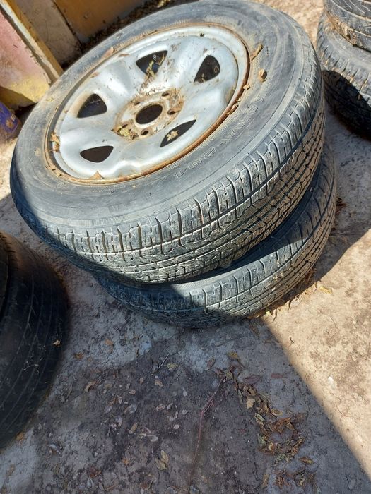 Продаются шины с дисками 205×65×15