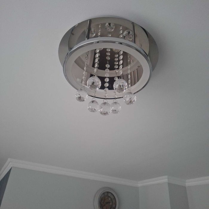 Полилей топла светлина