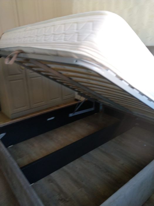 Продам кровать 2х спальный 200×180