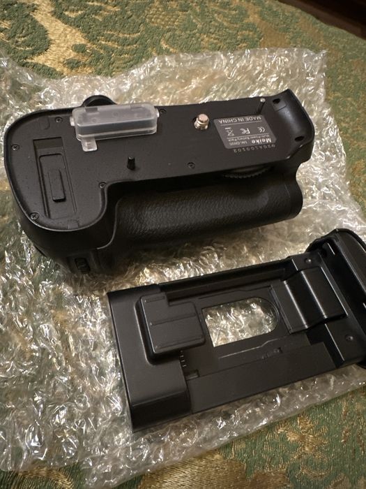 Продам батарейный блок для Nikon