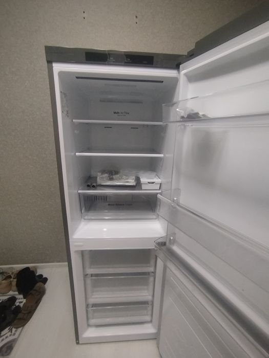 Продам новый холодильник lg