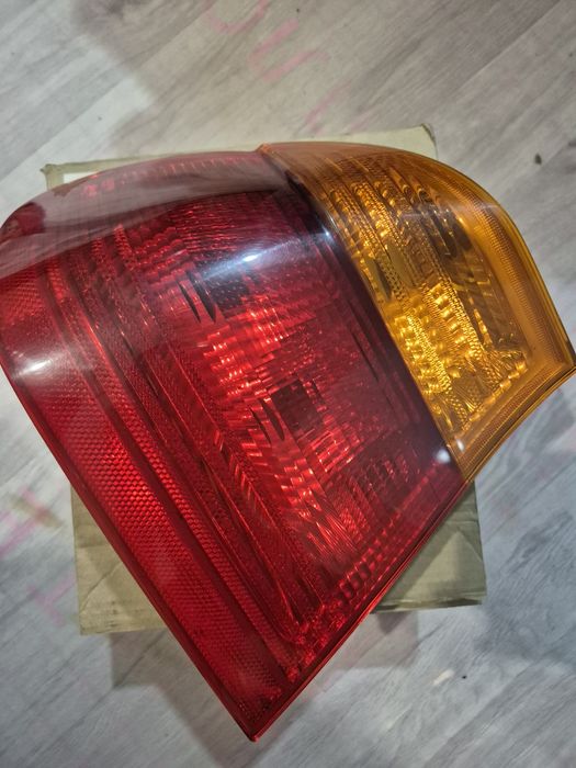 Фонарь бмв Е46 дорест!