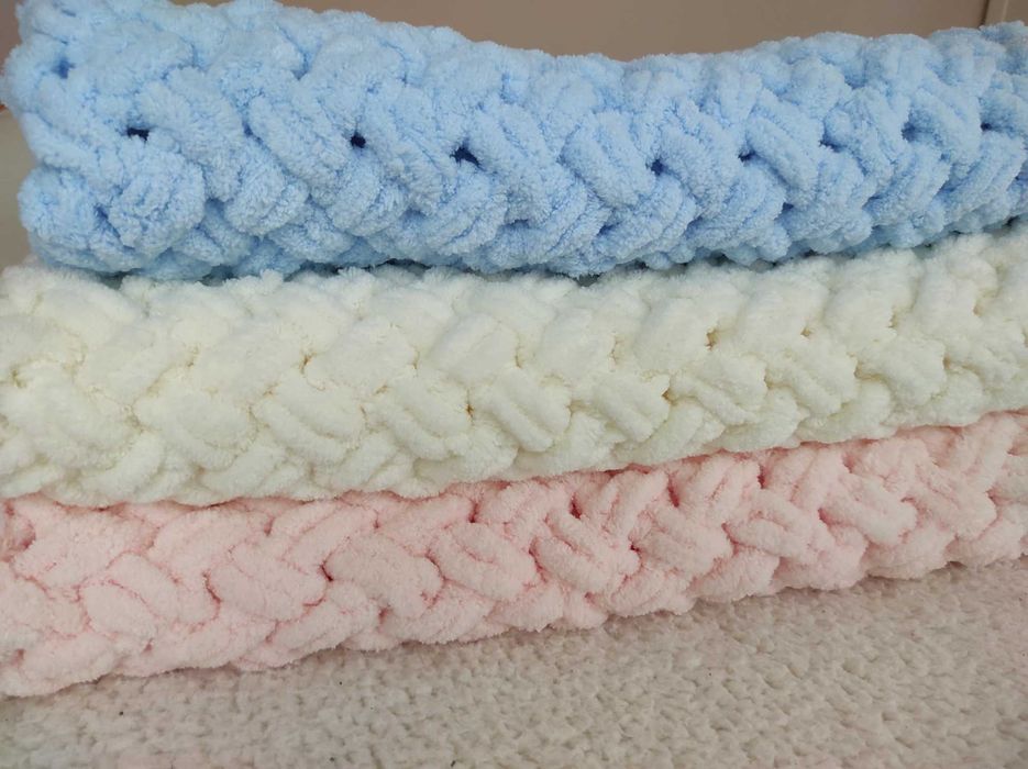 Бебешко одеяло-меко, пухкаво, ръчно плетено