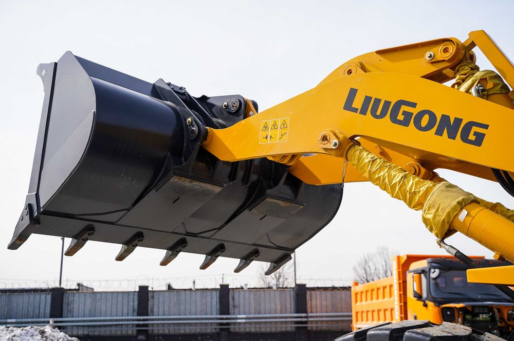 Фронтальный погрузчик LiuGong 855