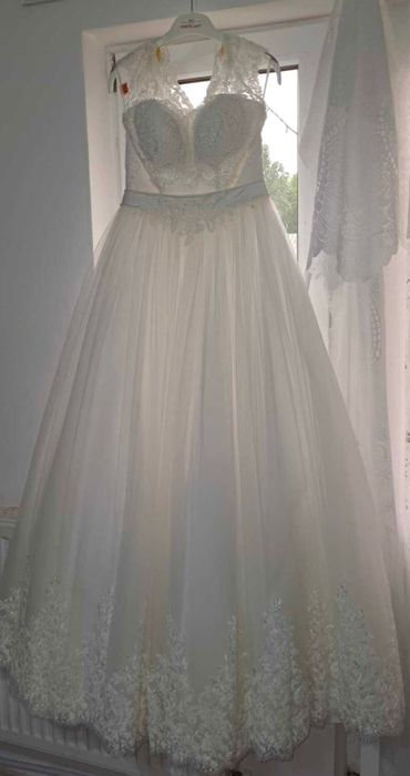 Rochie de mireasa marimea S-M