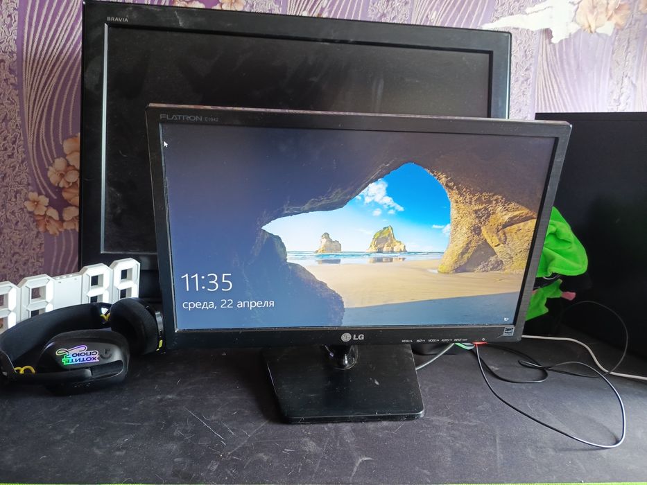 Монитор LG E1942