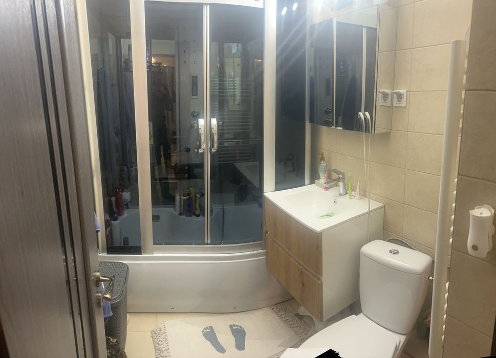 Vand apartament 3 camere zona Marasti