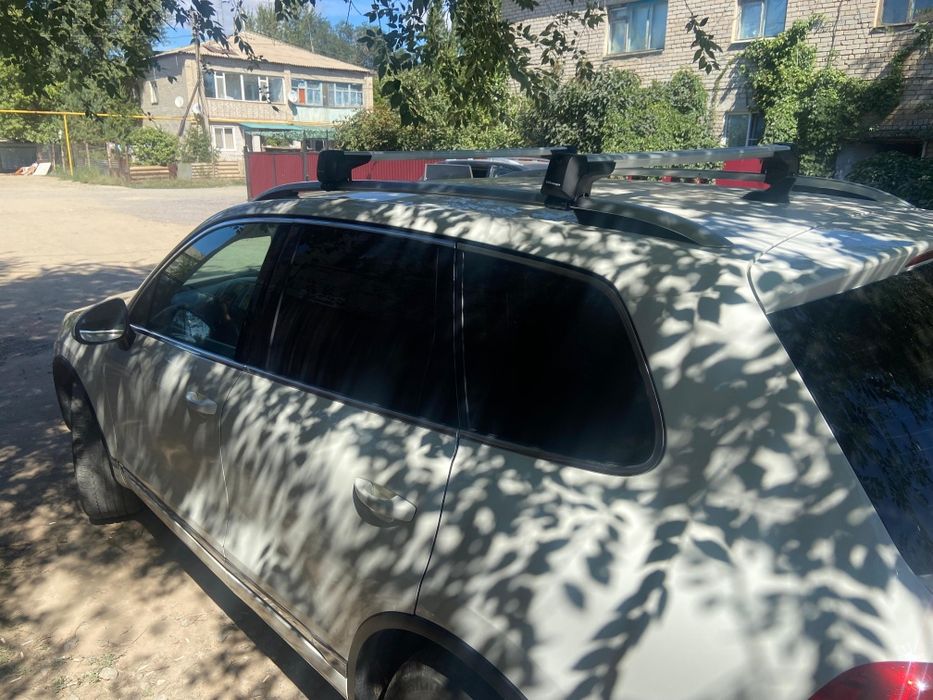 Поперечные рейлинги на туарег