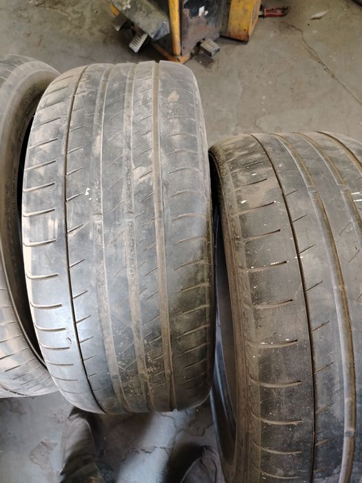 Продам комплект резины 245/45 р18