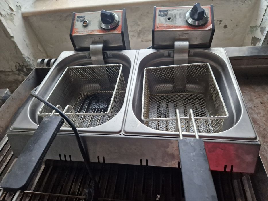 Friteuza dubla de.putere pe gaz sau curent, de.banc sau cu banc