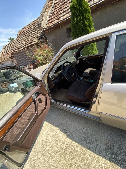 MERCEDES-BENZ E-Class 1991 — imagine 5