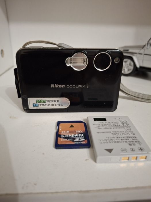 Цифровая камера  Nikon