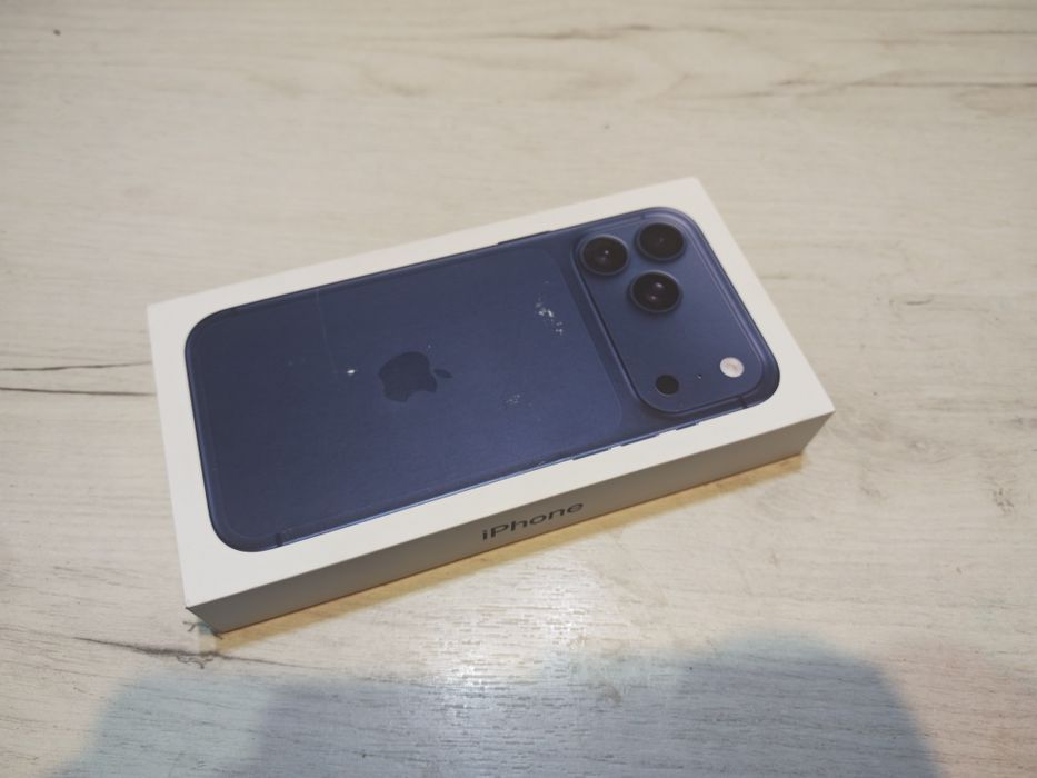 нов iphone 17 pro max 256 gb гаранция