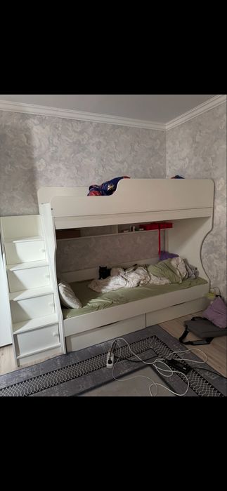 Двухярусная кровать