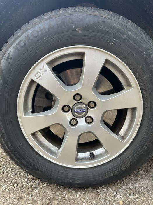 Зимни гуми Yokohama Bluearth SUV 235/65/17